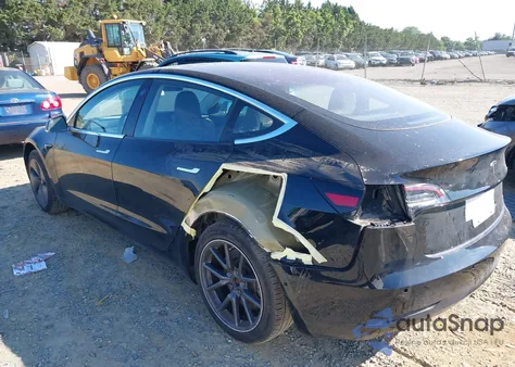 2018 Tesla Model 3 Long Range/Mid Range from USA, damaged, VIN 5YJ3E1EAXJF004954